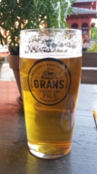 Bier von GRANS. Älteste Brauerei der Stadt. Sehr angenehmes Gebräu.
